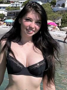 Belle Delphine Candid Holiday Photos Onlyfans Set Leaked