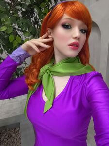 Lada Lyumos Daphne Cosplay